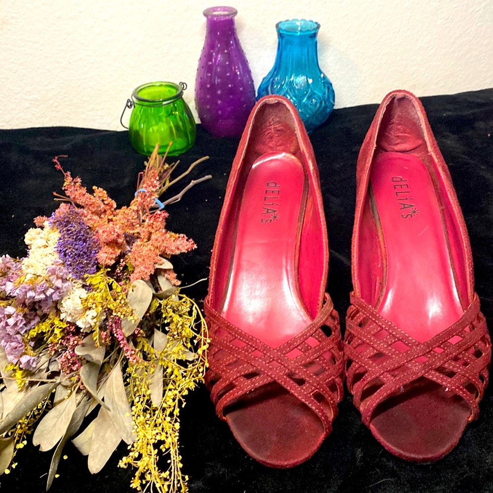 Kicky Thrifty burgundy vintage style heels Size 10